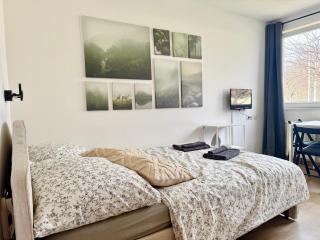 Cosy City Budget Apartment - 0