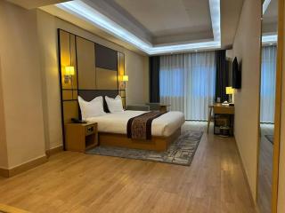 Aurelia Hotel and Suites - 2