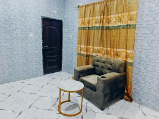 The Plaza Room Guest House - 7