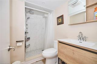 7 Bedroom House Minutes from Niagara Falls - 4