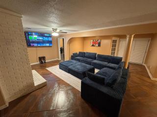 McKnight Manor 5BR 4 BA Delta Getaway in Mound Bayou - 8