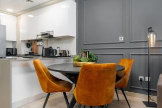 BLVD - Upgraded Highrise Suites - 7