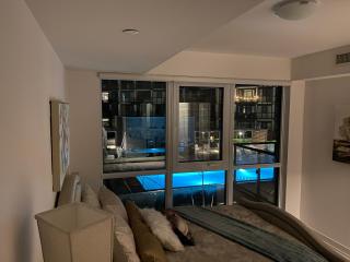 Beautiful Condo, 2 Bedrooms and a Den in Friday Harbour Resort! - 9
