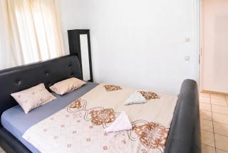 Elegant Villa with Free WiFi Sleeps 31 - 2