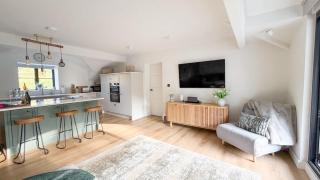 The Coach House, Barrells Court - 8