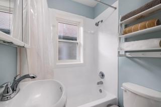Cozy 1BD1BA in a Great Location for Extended Stay - 8