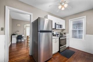 Cozy 1BD1BA in a Great Location for Extended Stay - 2