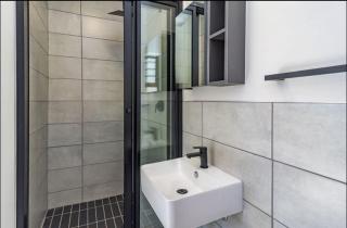 Tranquil Luxury Retreat - 5