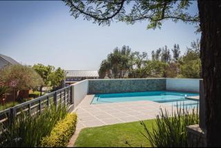 Tranquil Luxury Retreat - 3