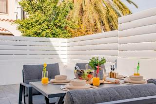 Modern 2BR Coastal Escape 100m from Sea by Cyprus Horizons - 8