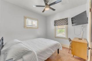 Great Room near Cleveland airport - 1