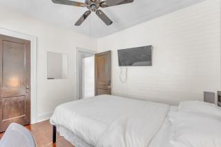 Great Room near Cleveland airport - 7