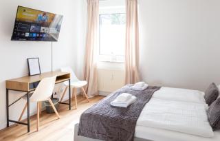 MiCasa OL - Moderne Gästezimmer an der Uni - Self Check-in - SMART TV - WLAN - Fugenloses Bad u separates WC - Nähe Uni & Innenstadt - 1