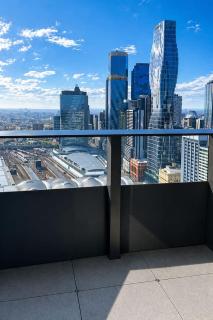 Skyline View 2BR With Parking Near MCEC & DFO - 7