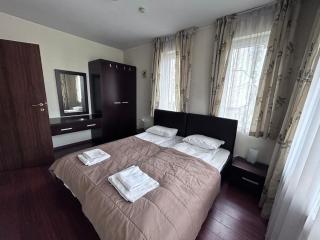 1 Two bed flat with shared indoor swimming pool - 7