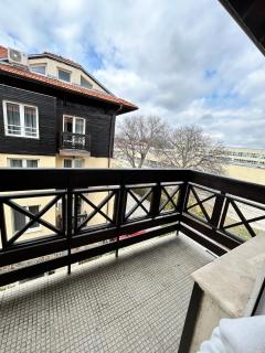 Two bed flat with shared indoor swimming pool - 1