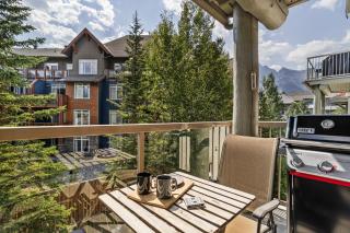 Quaint Canmore Basecamp Views - 6