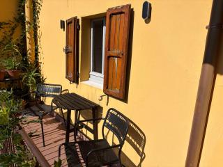 House Sleeps 6 with Garden and Parking - 7