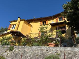 House Sleeps 6 with Garden and Parking - 0