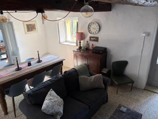 House Sleeps 6 with Garden and Parking - 6