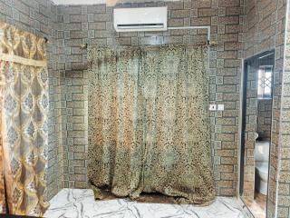 The Plaza Guest House - 6