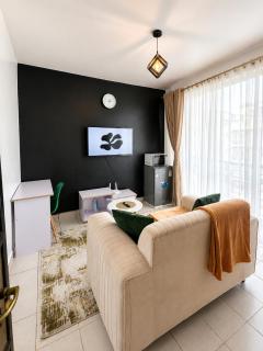 Modern Ngong Rd Studio With Pool, Parking & WiFi - Legatus Cozy Studios - 5