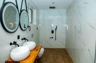 Kyada Grand Villa, 4 Bedroom Villa with Pool, Njiro - 8