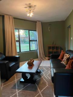 Ivory & Mane Estate - Helensvale - 0