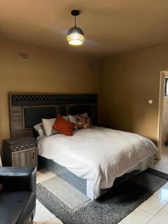 Ivory & Mane Estate - Helensvale - 4