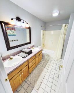 The Grove, Spacious Private country Estate, 15 plus beds, 6 rooms, large dining capacity - 3