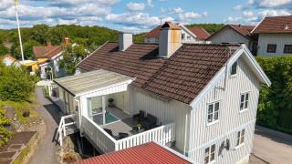 Linneby , fri parkering - 8