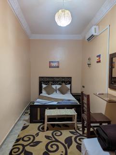Sahara Desert Apartment with Camel Tours & Free WiFi - 7