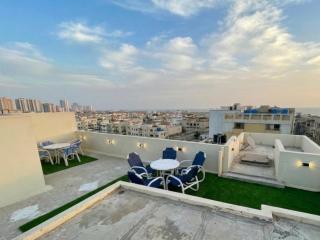 Emaar Reef Tower Luxury 1-Bedroom Sea View Apartment - 4