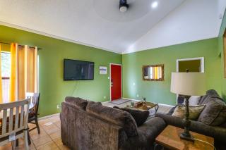 Walk to Downtown Roswell! Quaint Home w/ Patios - 6