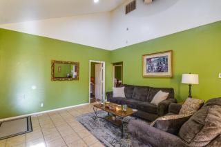 Walk to Downtown Roswell! Quaint Home w/ Patios - 5