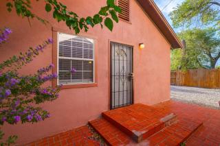 Couple’s Casita Near Historic Downtown Roswell! - 0