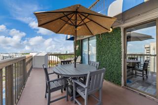 Fireworks View Getaway with Terrace and Kitchenette - Orlando - 6