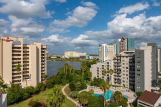 Fireworks View Getaway with Terrace and Kitchenette - Orlando - 3