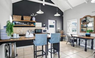 THESEN HARBOUR TOWN LOFT APARTMENTs - 3