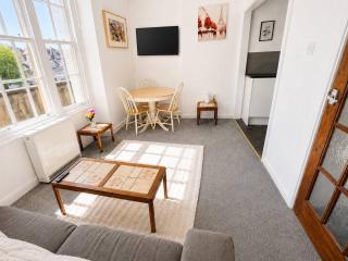 Free Parking Homely Gloucester Rd Flat Sleeps 3 - 6