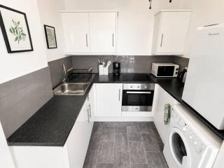 Free Parking Homely Gloucester Rd Flat Sleeps 3 - 5