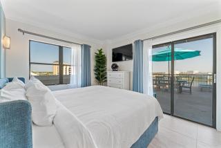 King Penthouse with Terrace Near Universal - 9
