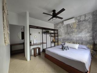 The Stone Elephant - A place to relax in town with Hot Water and a Pool - 0
