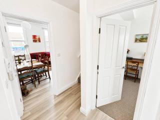 Free Parking Gloucester Rd 2-Bed Flat Sleeps 6 - 1
