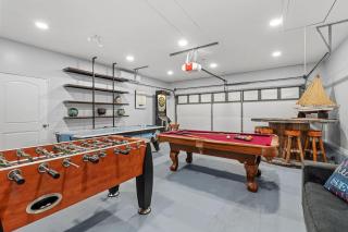 Shipwrecked - Private Pool Home, Game Room, 5 Min to Beach, Pets OK, & More! - 5