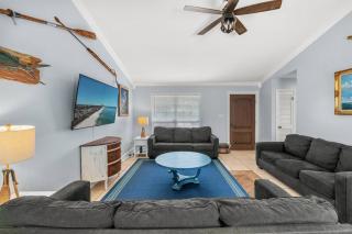 Shipwrecked - Private Pool Home, Game Room, 5 Min to Beach, Pets OK, & More! - 2