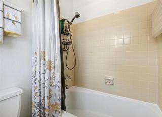 Spacious Private King Bedroom in Pensacola with Kitchen - 7