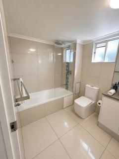 Oasis Private 2 Bed Apartment - 5