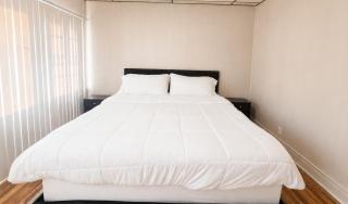 Charming 5 Bedroom Single Family Front House - 5