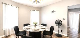 Charming Niagara Falls Home 3BR Sleeps 8 - 6